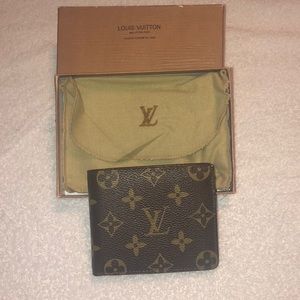 Louis Vuitton men’s wallet bifold